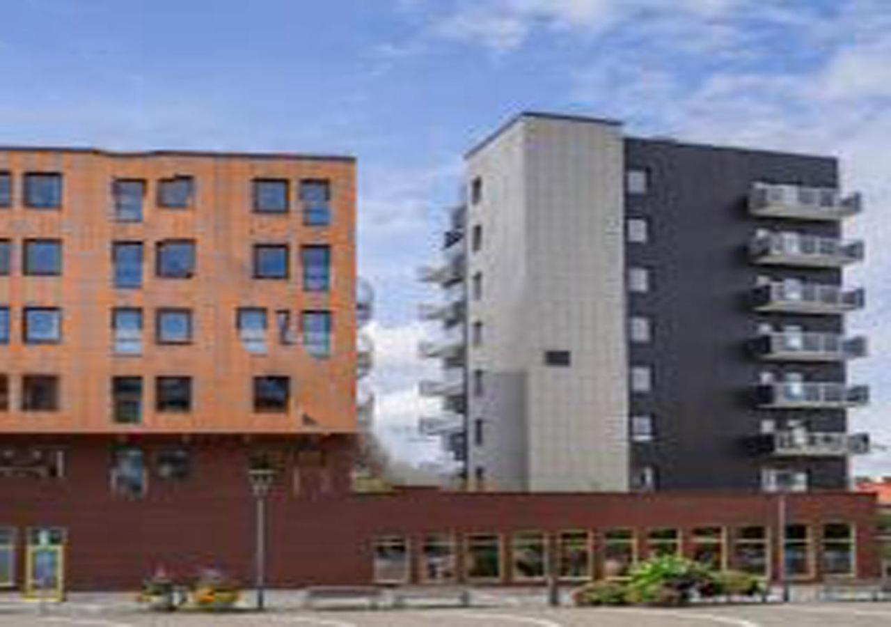 Continental Apartment Hotel Knivsta Knivsta  Dış mekan fotoğraf